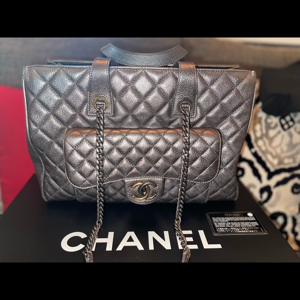 Chanel Purse - Picture 2 of 8